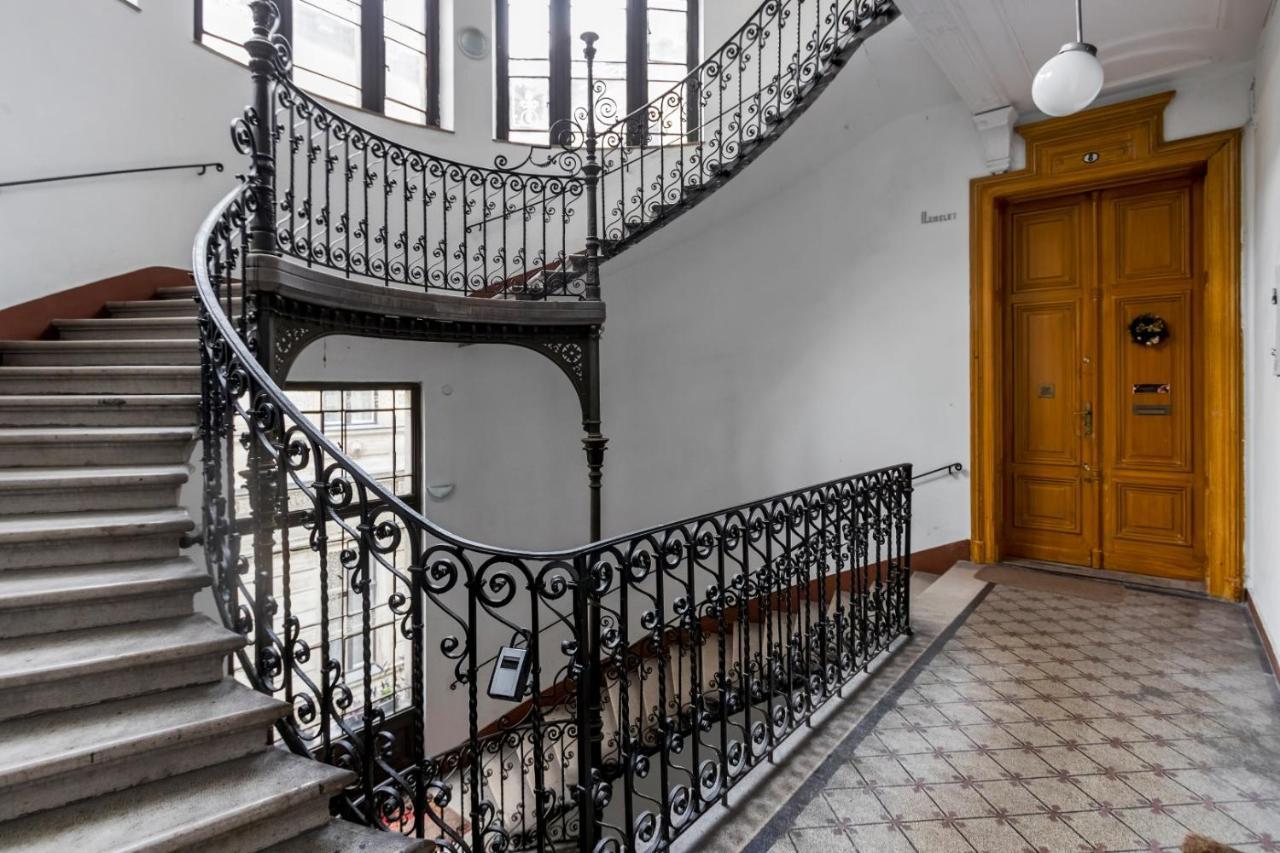 Rp1 Apartment Budapest Bagian luar foto